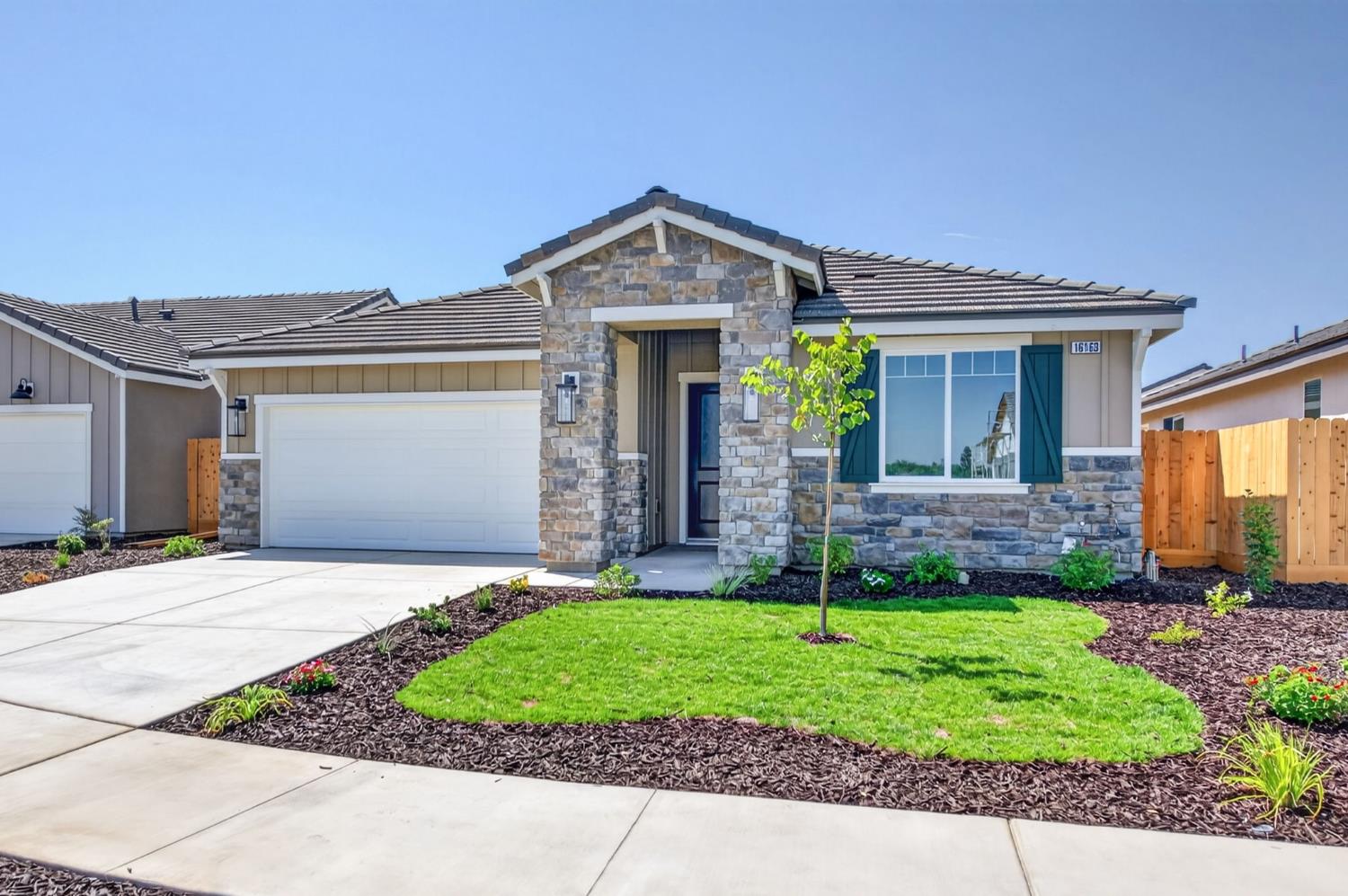 16163 W Sunset Ave, Kerman, CA 93630
