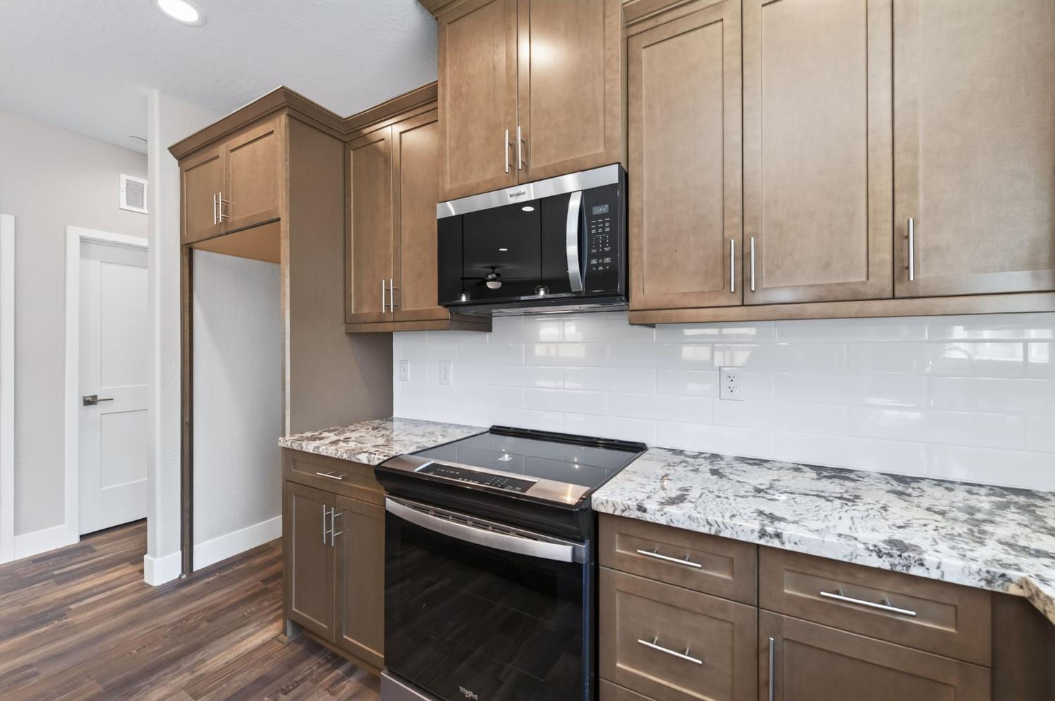 16163 W Sunset Ave, Kerman, CA 93630