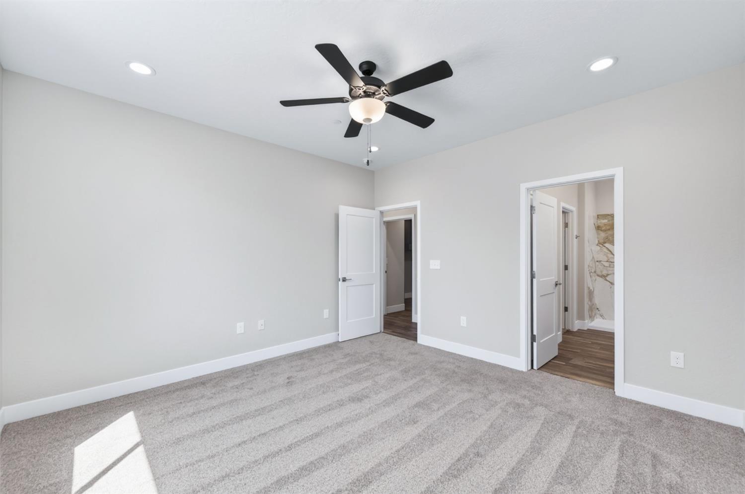 16163 W Sunset Ave, Kerman, CA 93630