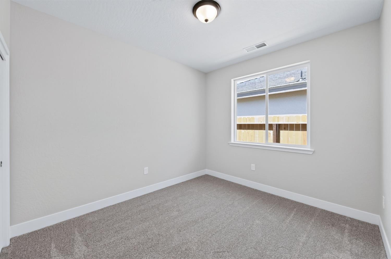 16163 W Sunset Ave, Kerman, CA 93630