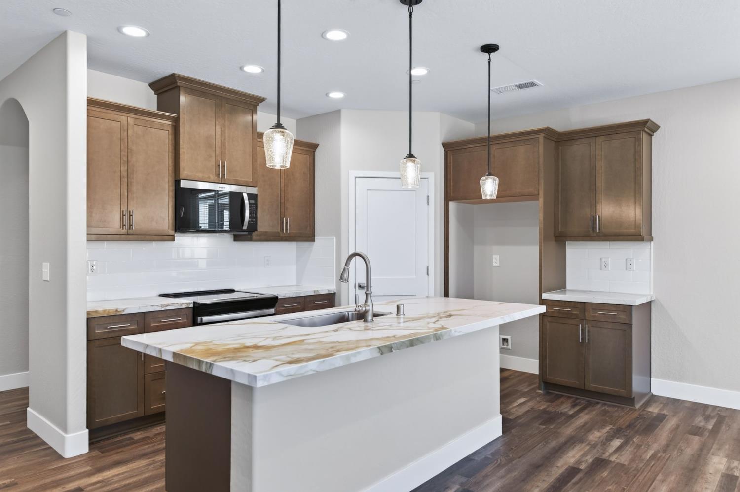 16270 W David Ave, Kerman, CA 93630