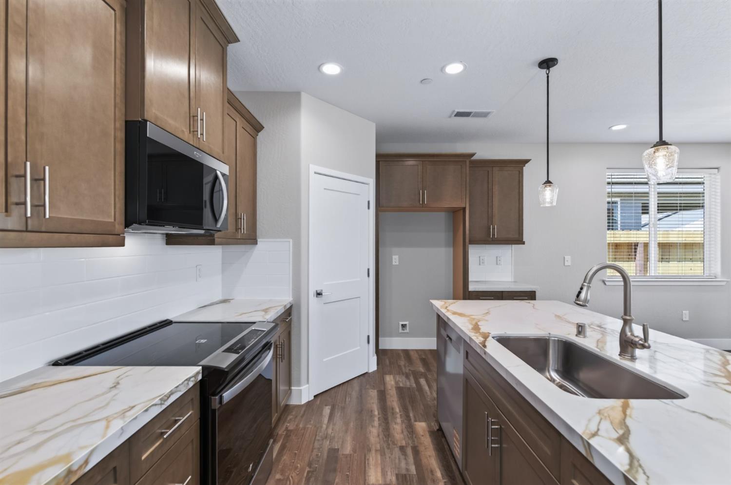 16270 W David Ave, Kerman, CA 93630