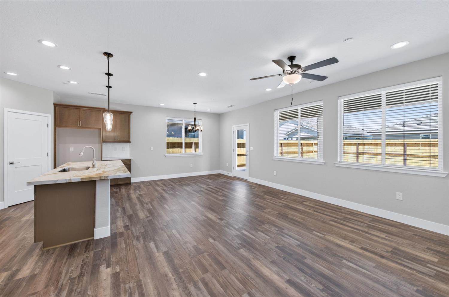 16270 W David Ave, Kerman, CA 93630