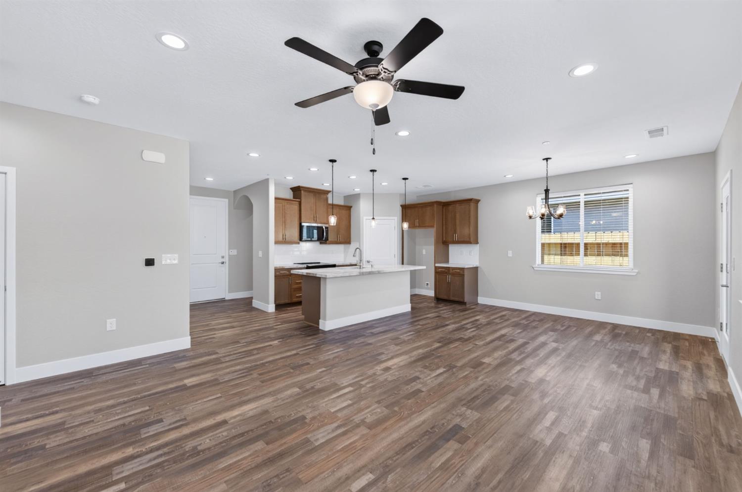 16270 W David Ave, Kerman, CA 93630