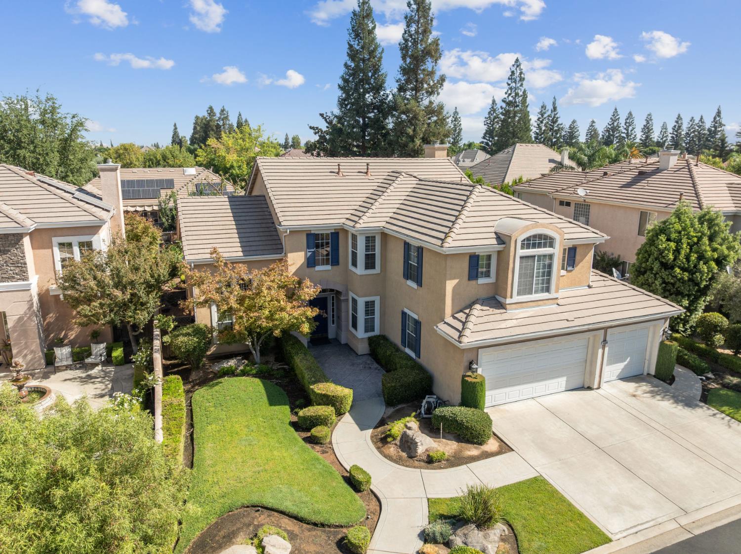 10365 N Pierpont Cir, Fresno, CA 93730