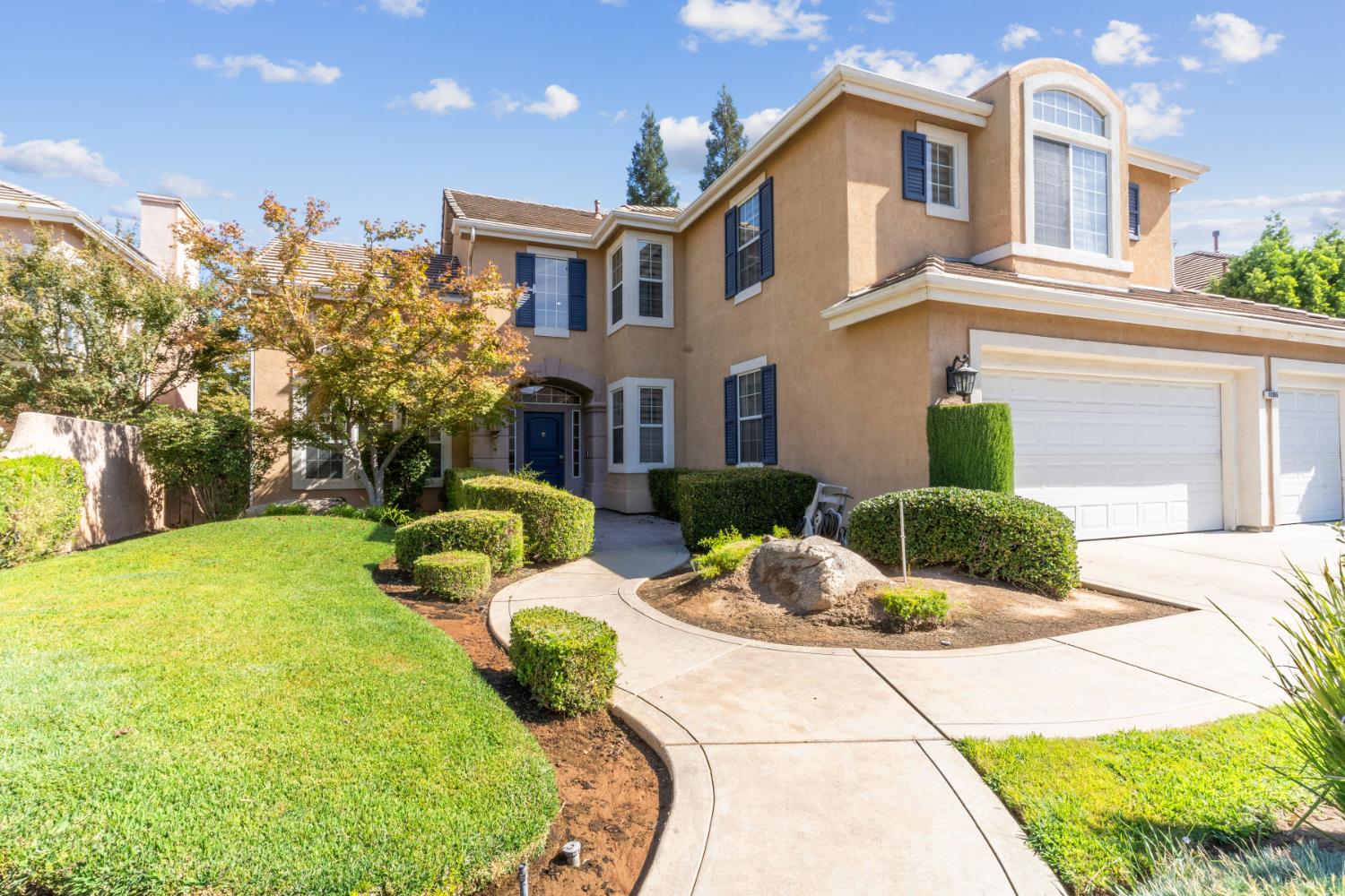 10365 N Pierpont Cir, Fresno, CA 93730
