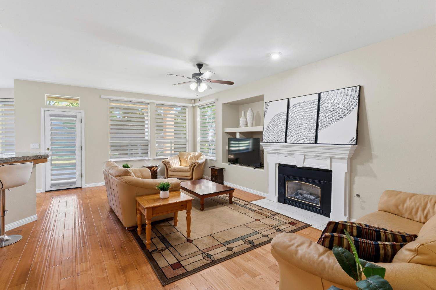 10365 N Pierpont Cir, Fresno, CA 93730