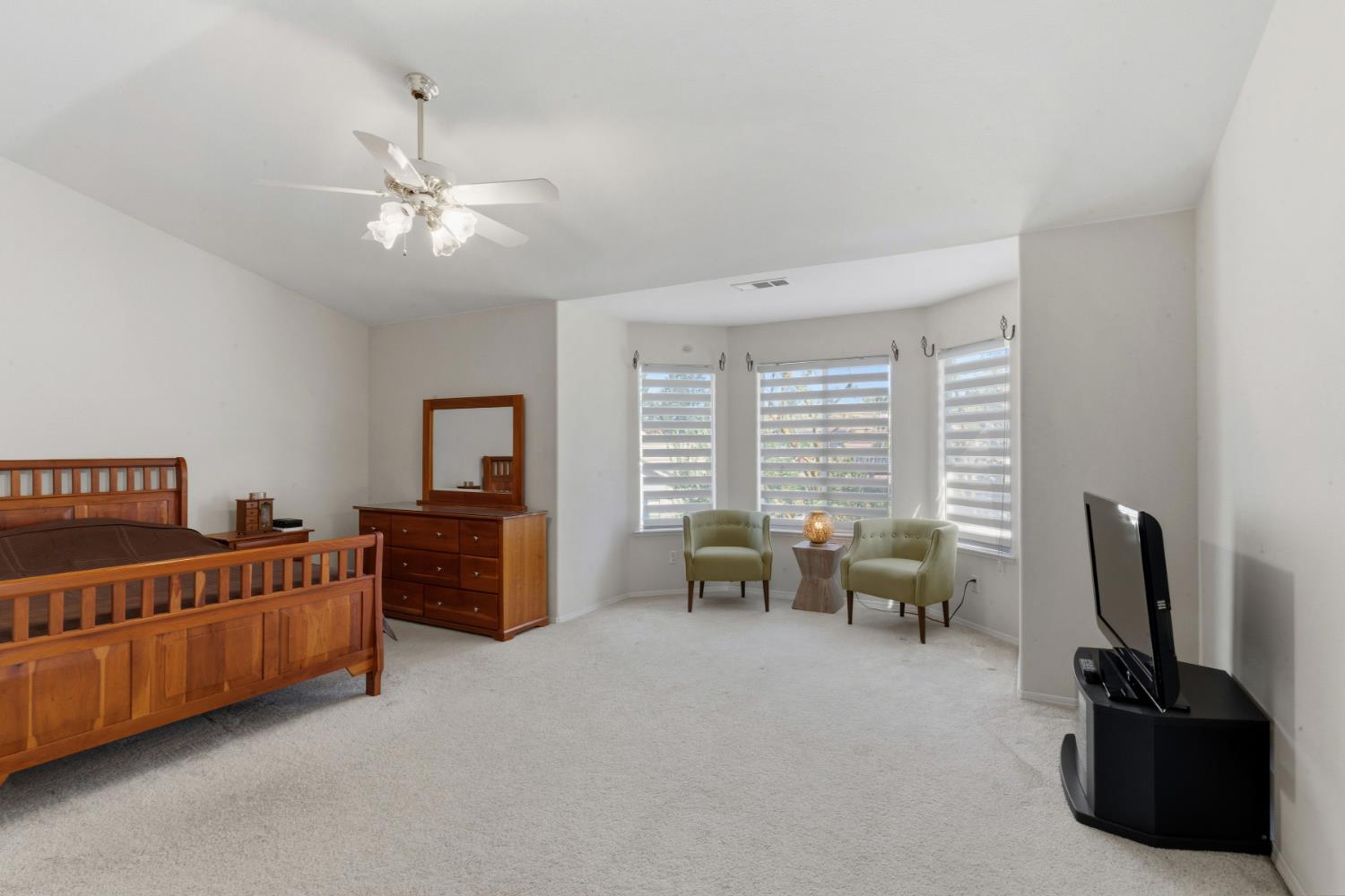 10365 N Pierpont Cir, Fresno, CA 93730