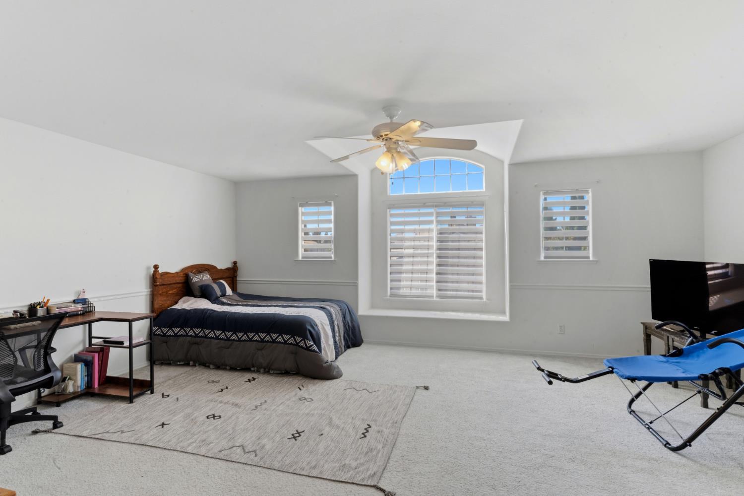 10365 N Pierpont Cir, Fresno, CA 93730