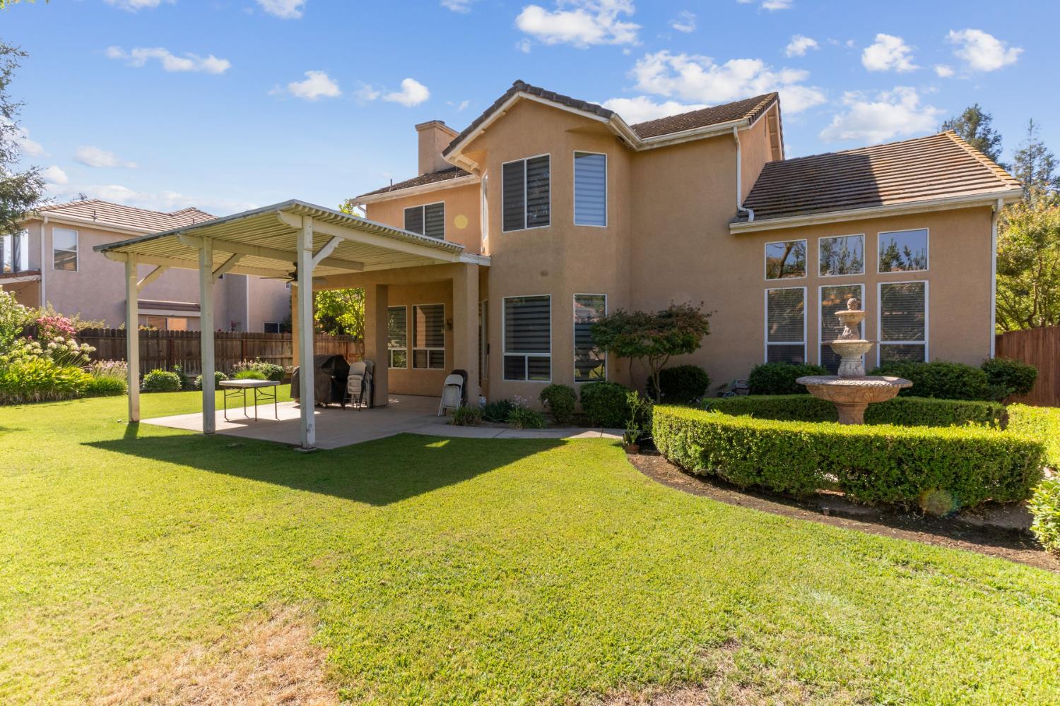 10365 N Pierpont Cir, Fresno, CA 93730