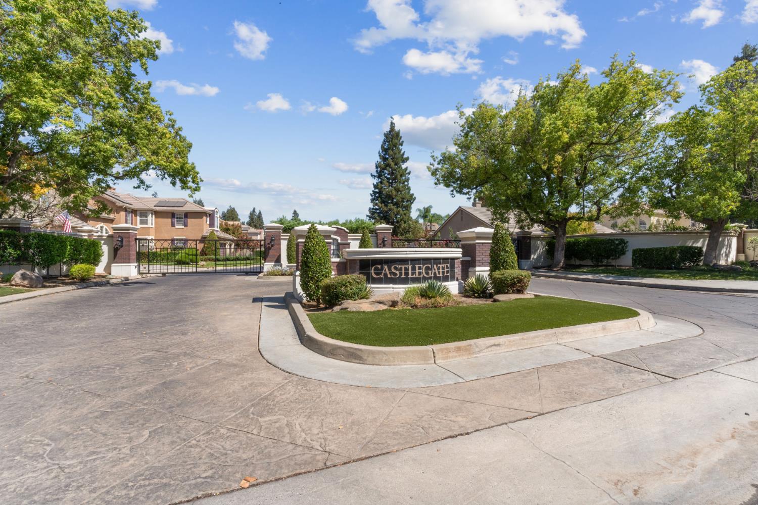 10365 N Pierpont Cir, Fresno, CA 93730