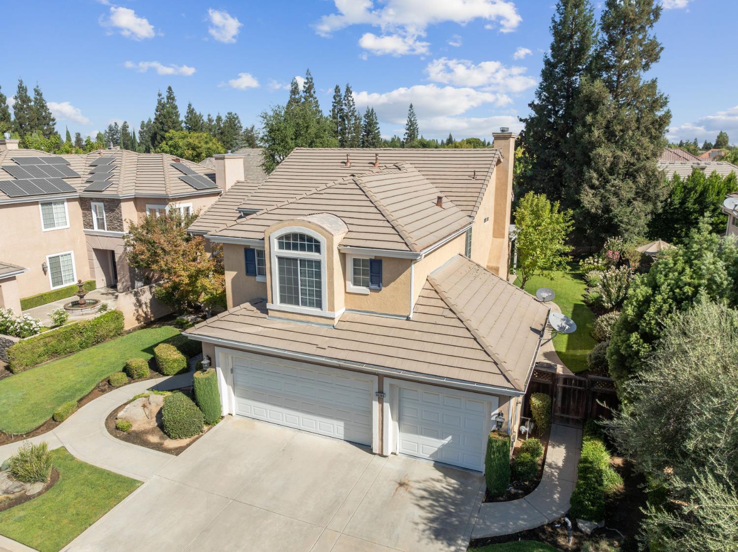 10365 N Pierpont Cir, Fresno, CA 93730