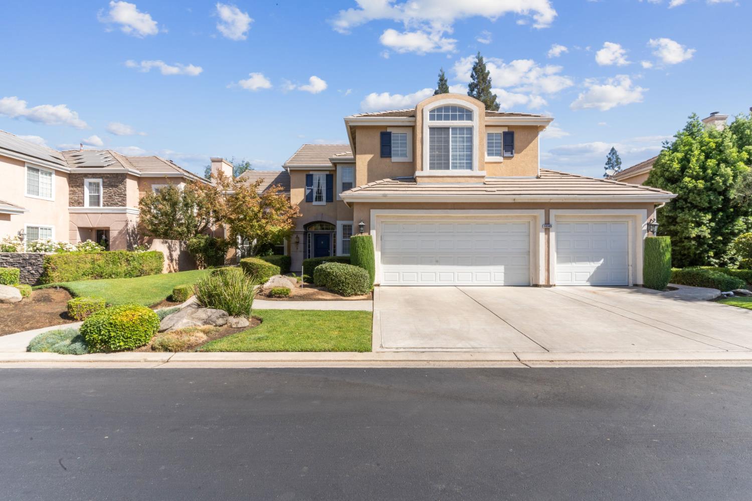10365 N Pierpont Cir, Fresno, CA 93730