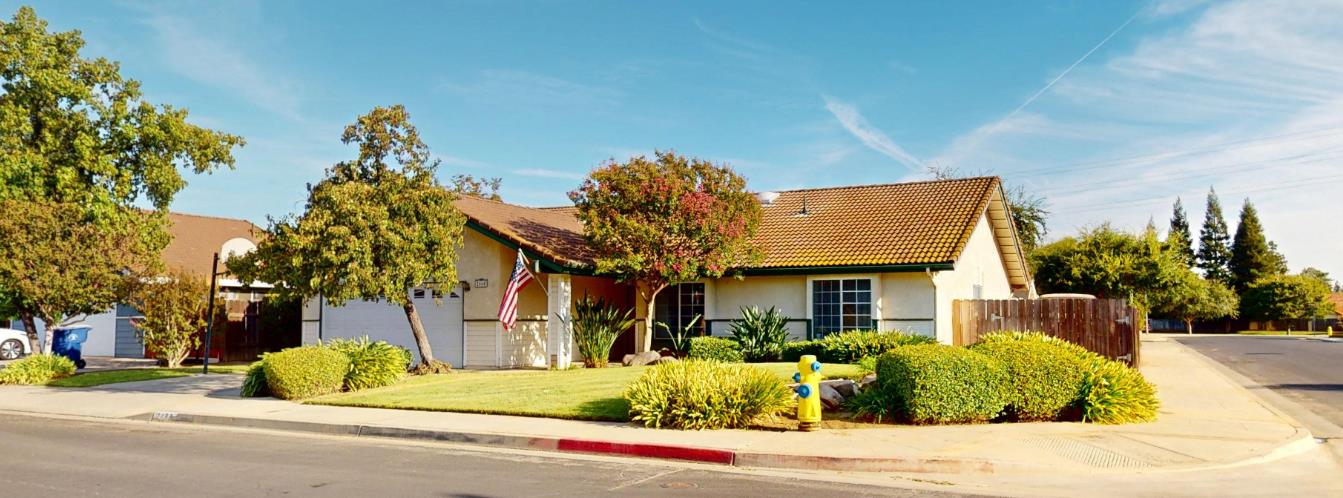 2460 Sample Ave, Clovis, CA 93611