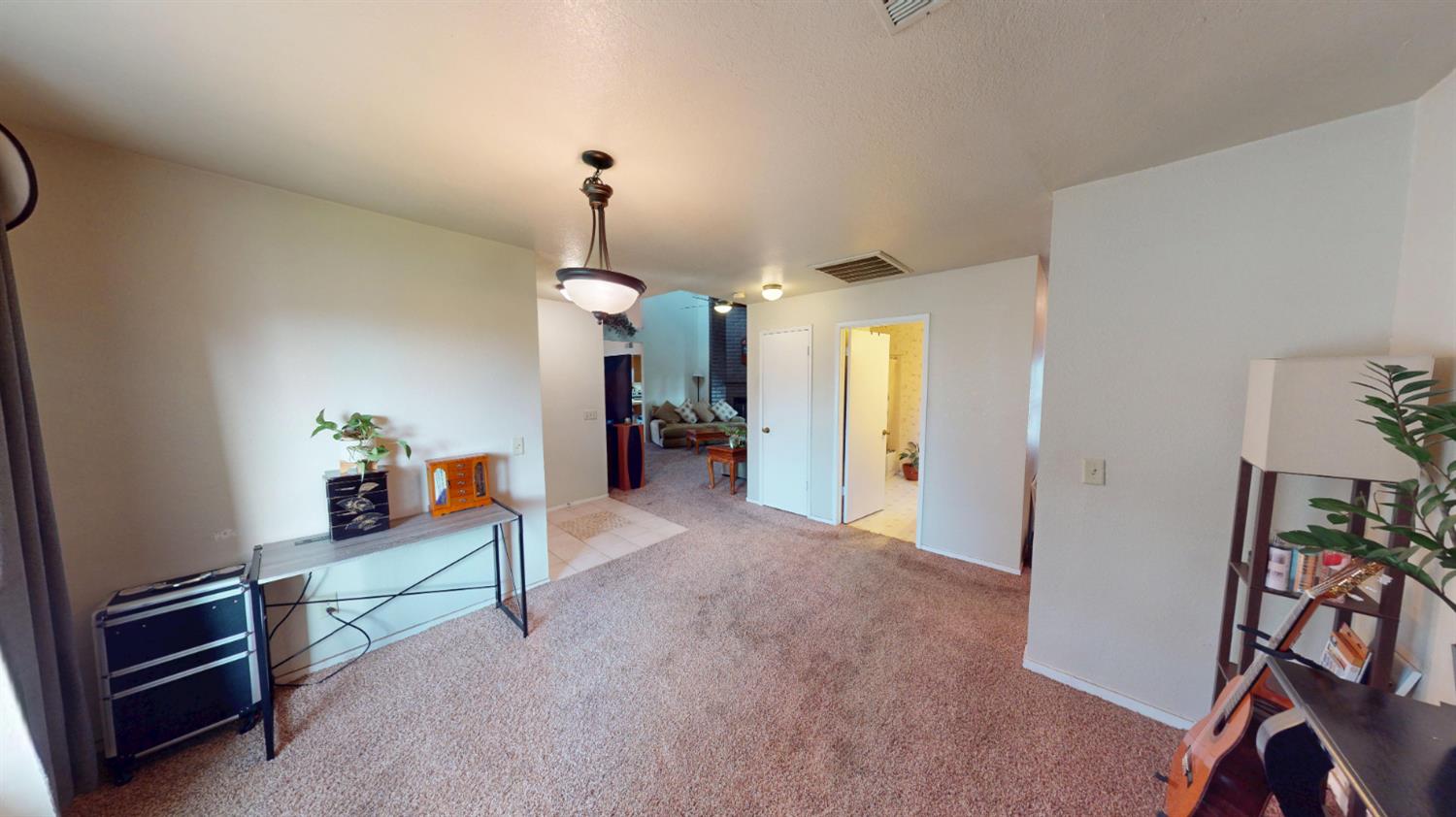 2460 Sample Ave, Clovis, CA 93611