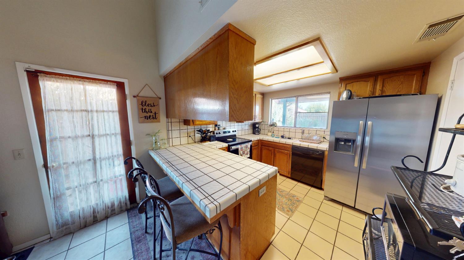 2460 Sample Ave, Clovis, CA 93611