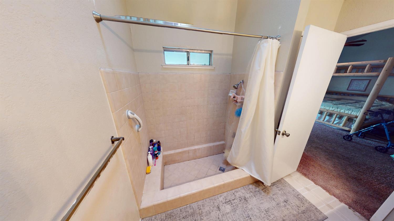 2460 Sample Ave, Clovis, CA 93611