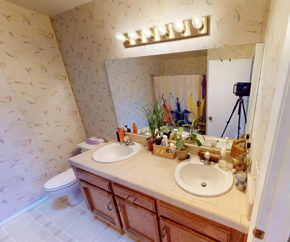 2460 Sample Ave, Clovis, CA 93611