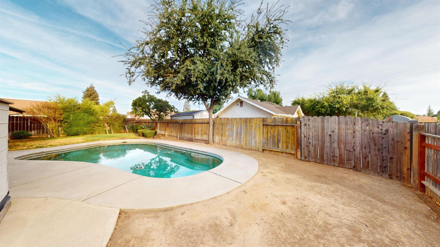 2460 Sample Ave, Clovis, CA 93611
