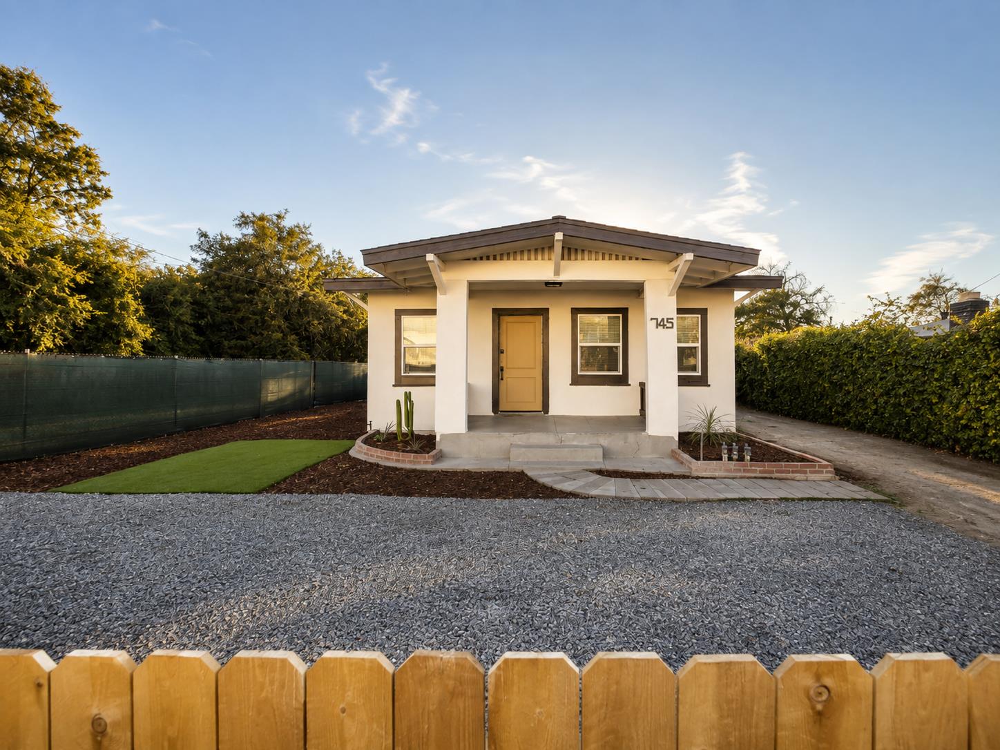 745 N Leslie St, Visalia, CA 93291