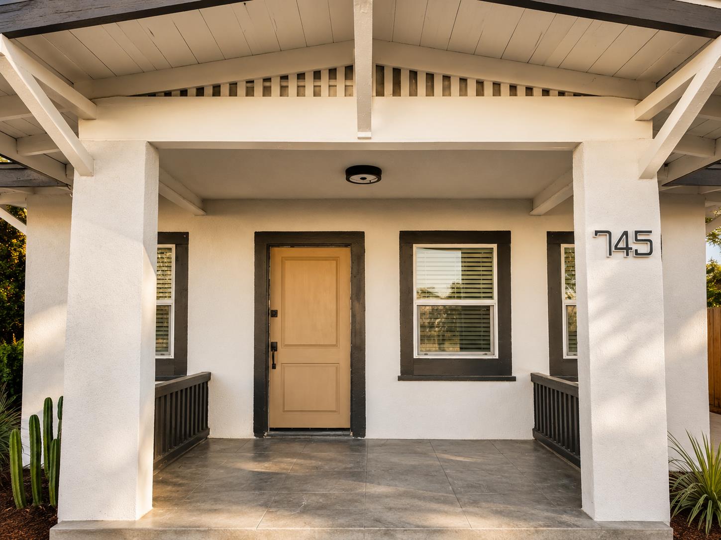 745 N Leslie St, Visalia, CA 93291