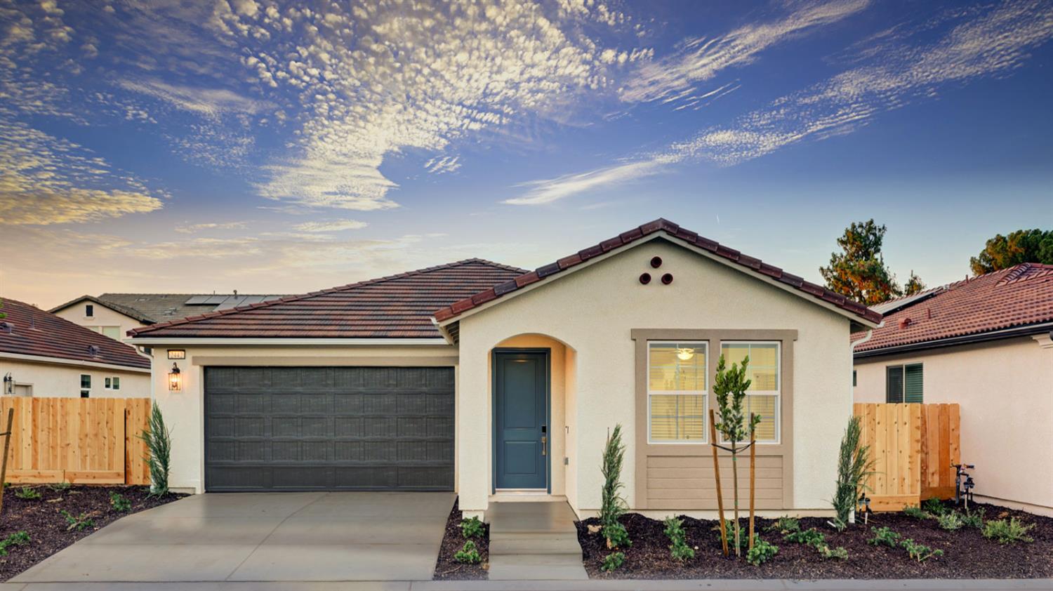2442 E Okeefe Dr, Fresno, CA 93720