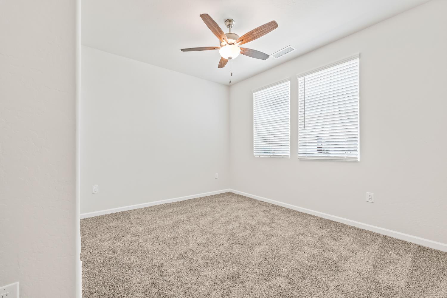 2442 E Okeefe Dr, Fresno, CA 93720