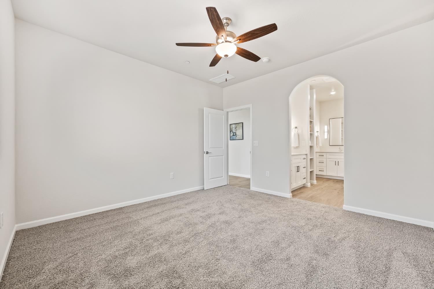 2434 E Okeefe Dr, Fresno, CA 93720