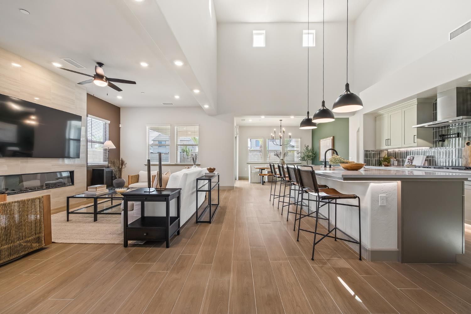 11170 N Via Ravenna Dr, Fresno, CA 93730