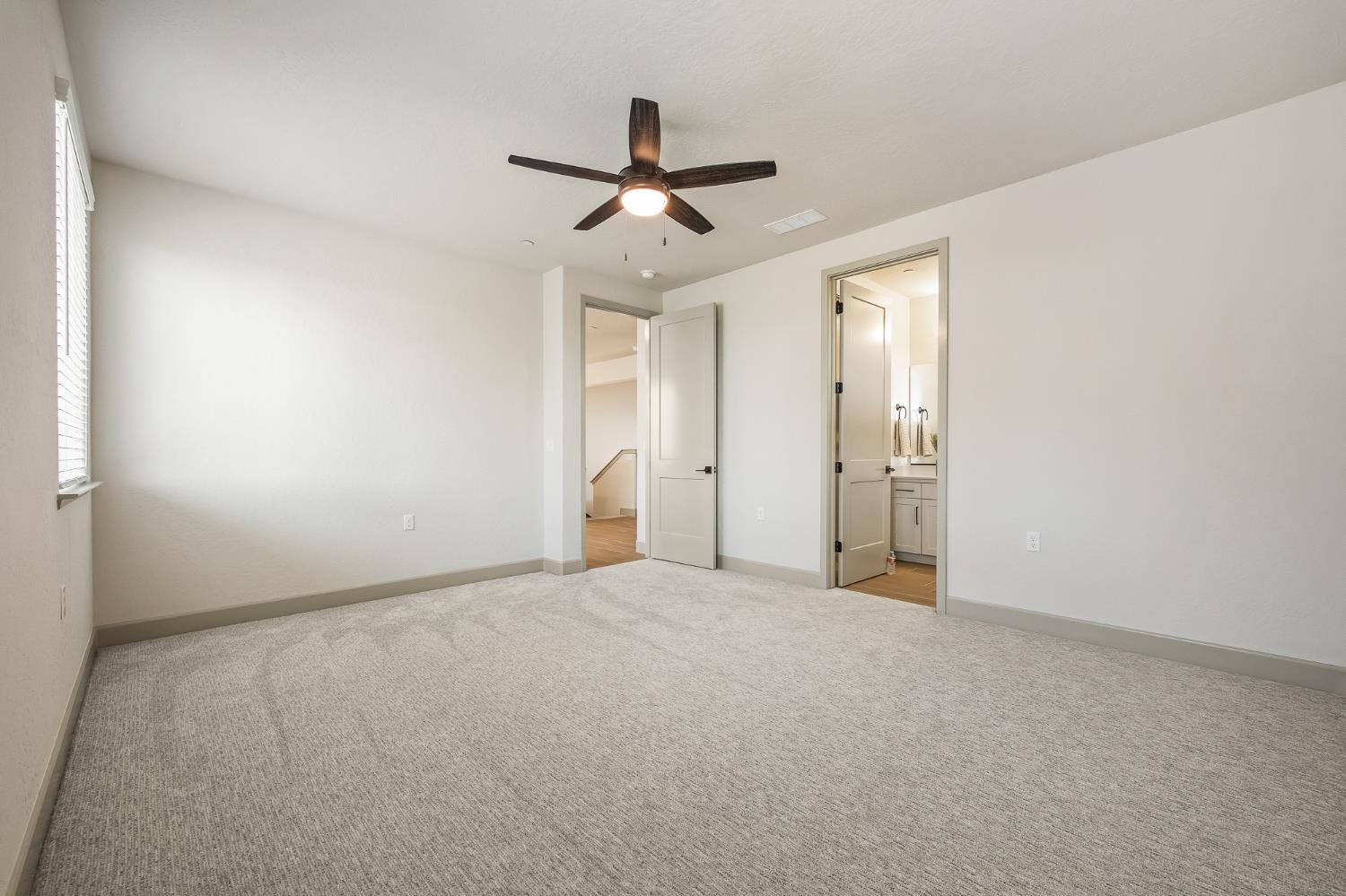 11170 N Via Ravenna Dr, Fresno, CA 93730