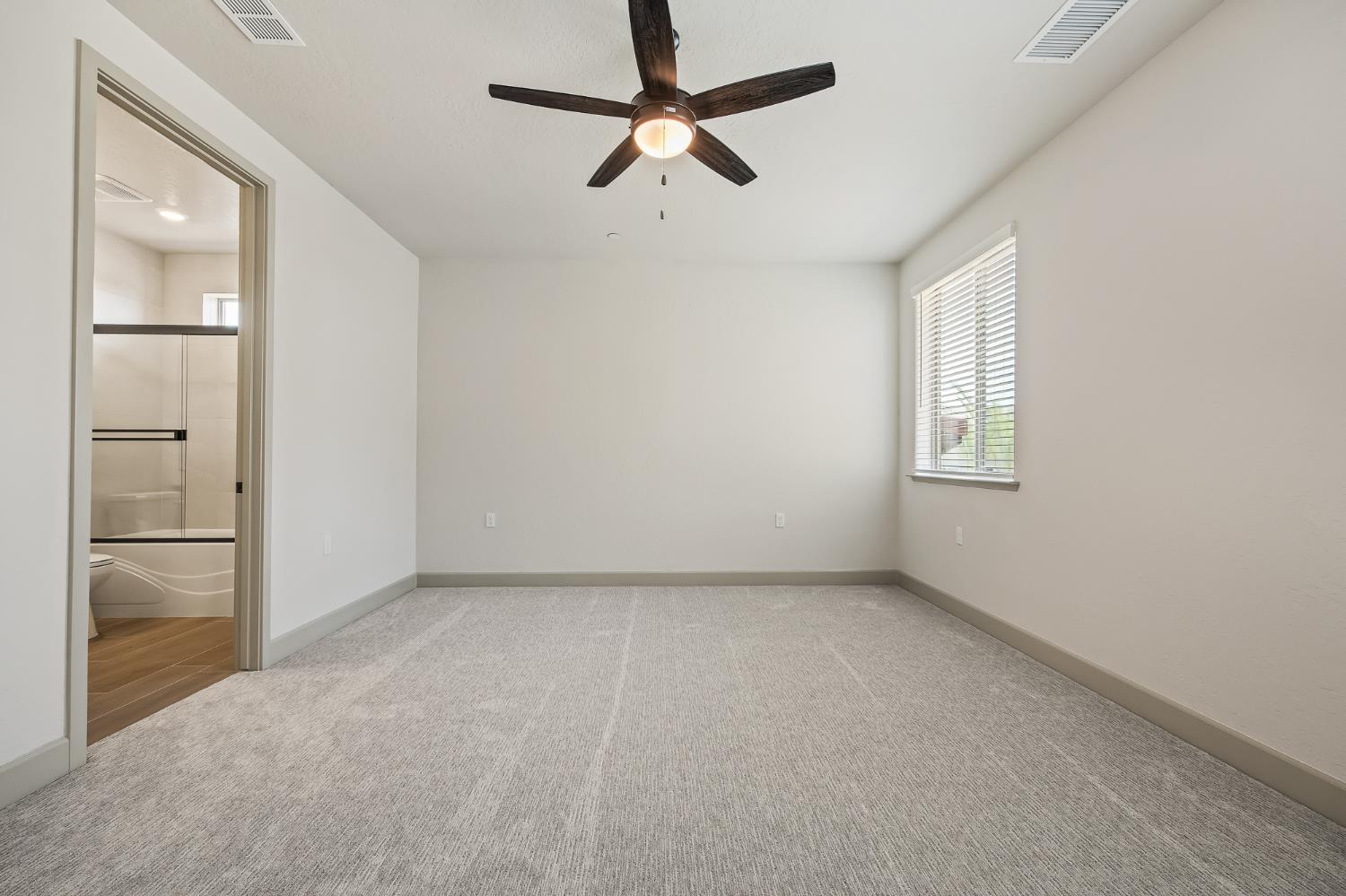 11170 N Via Ravenna Dr, Fresno, CA 93730