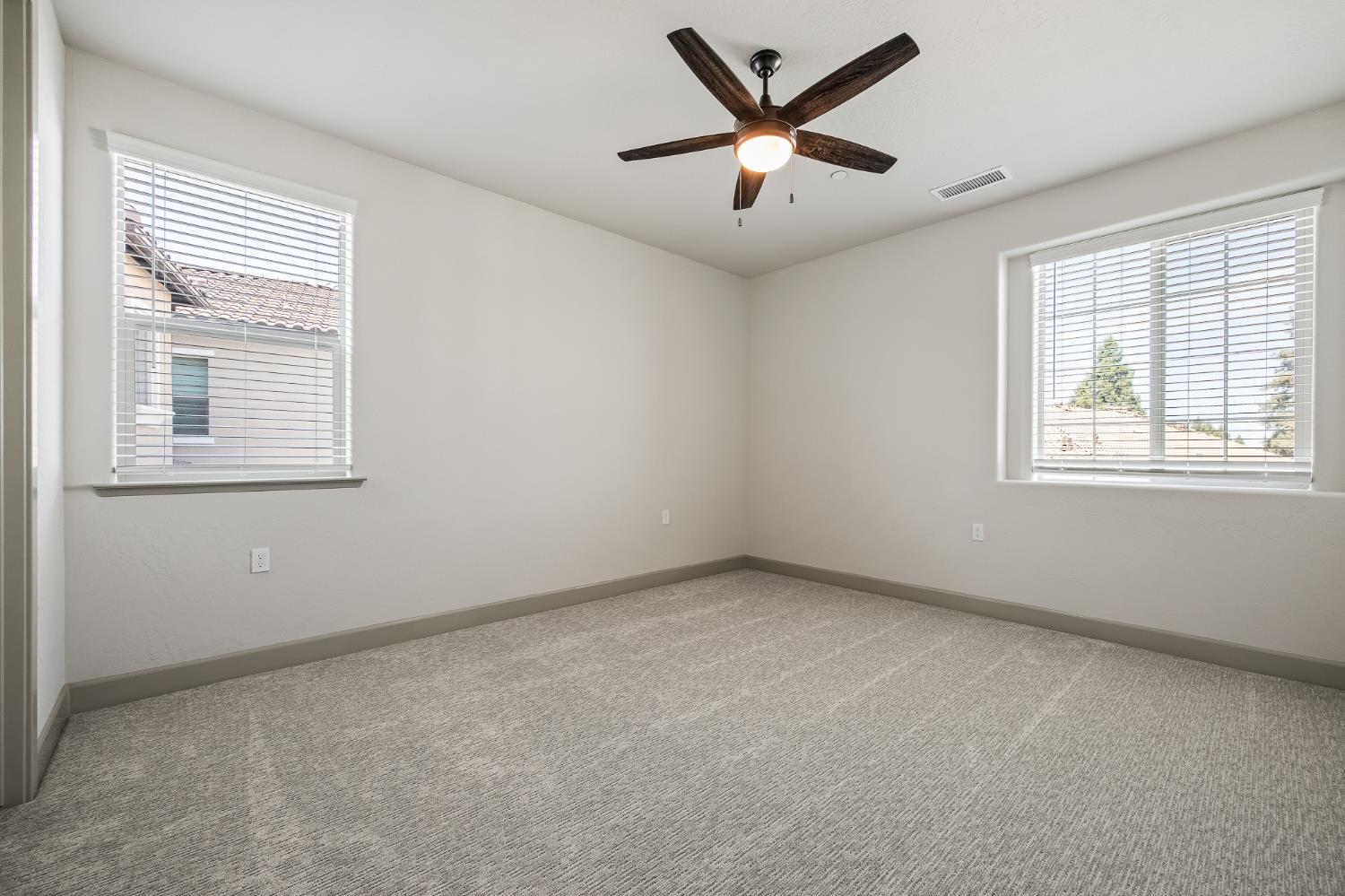 11170 N Via Ravenna Dr, Fresno, CA 93730