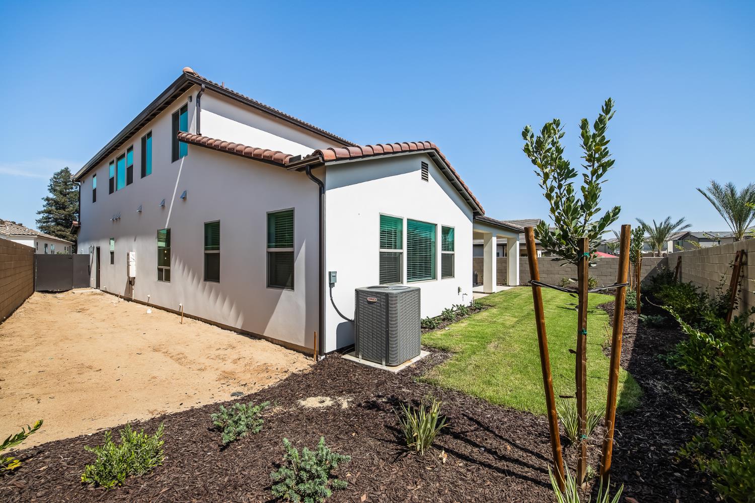 11170 N Via Ravenna Dr, Fresno, CA 93730