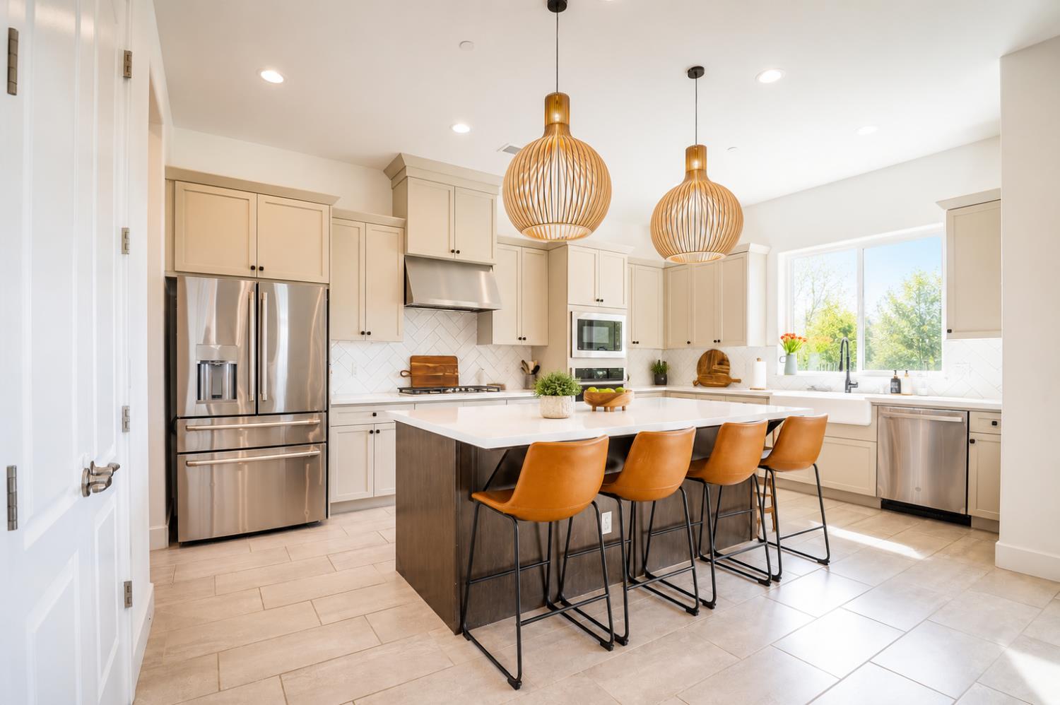 1048 Beaver Pond Loop, Madera, CA 93636