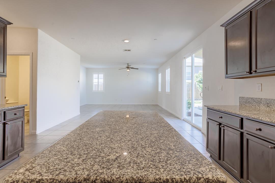 627 S Elverta St, Visalia, CA 93292