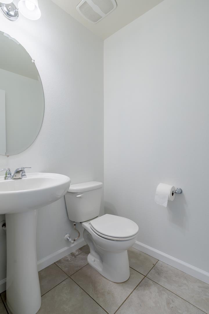 627 S Elverta St, Visalia, CA 93292