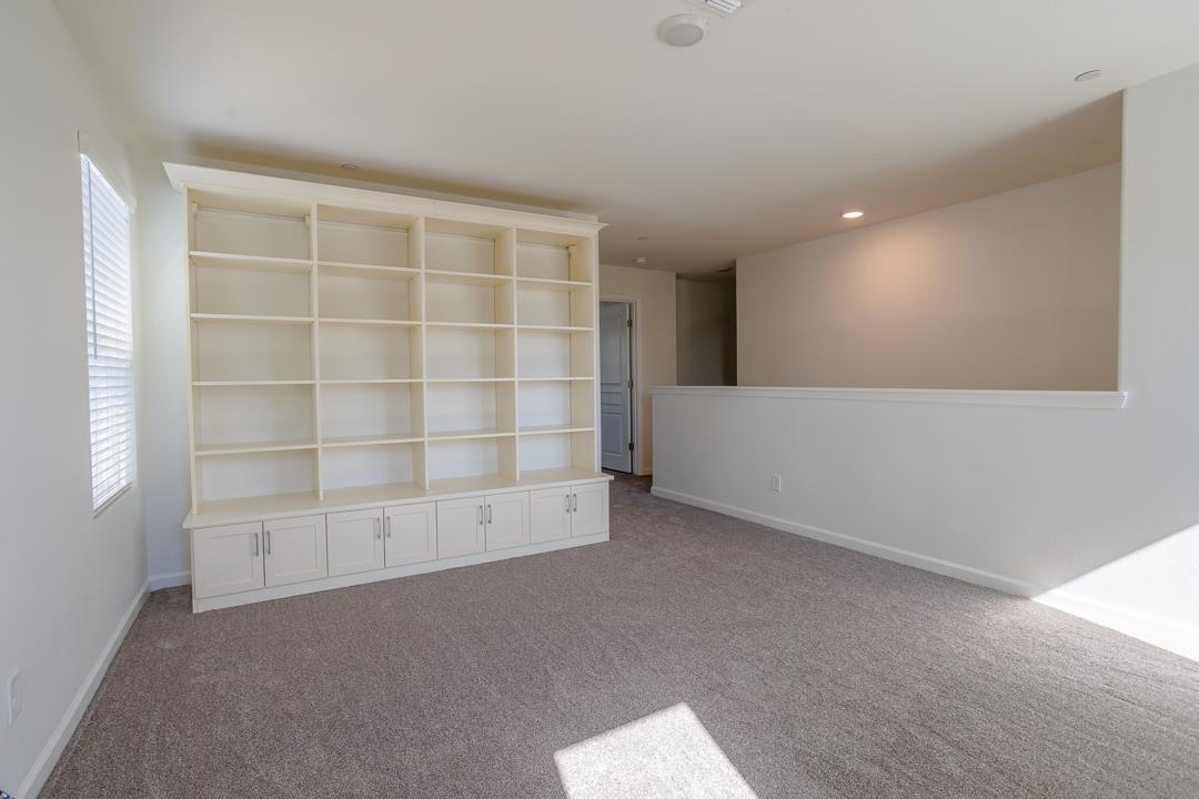627 S Elverta St, Visalia, CA 93292