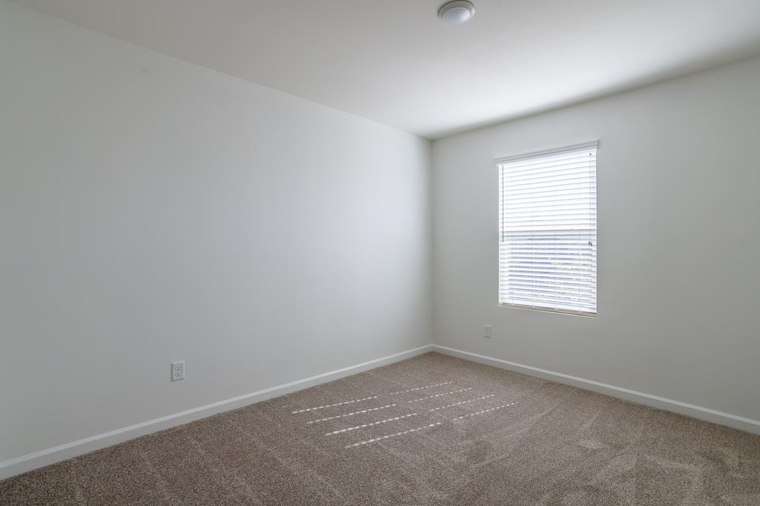 627 S Elverta St, Visalia, CA 93292