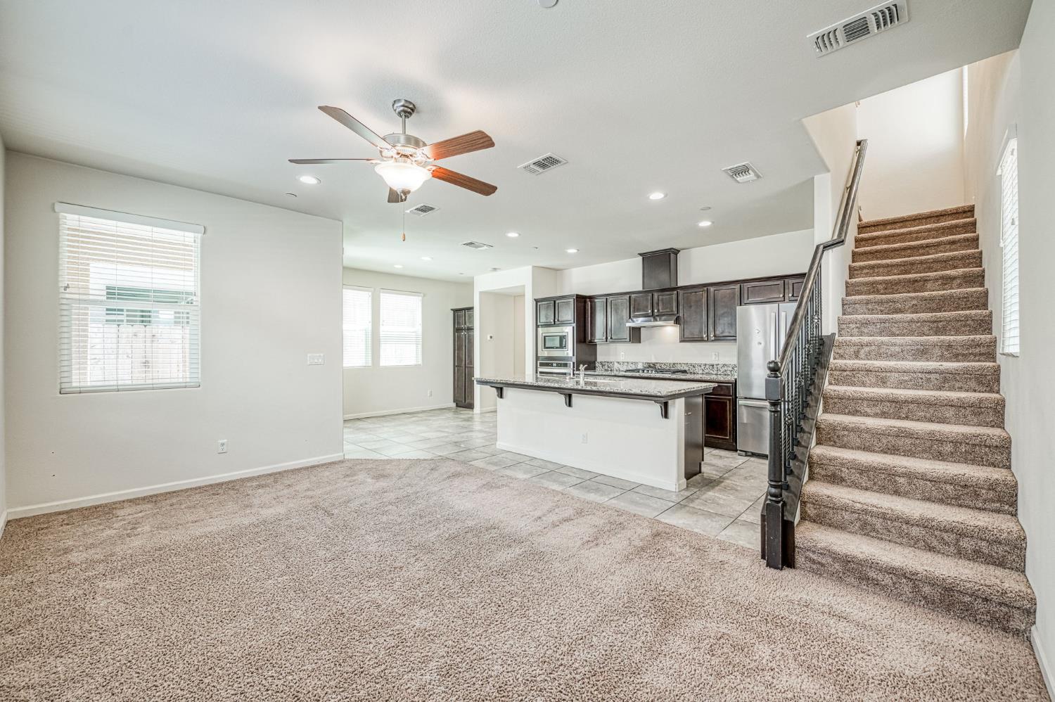 6158 E Peruna Way, Fresno, CA 93727
