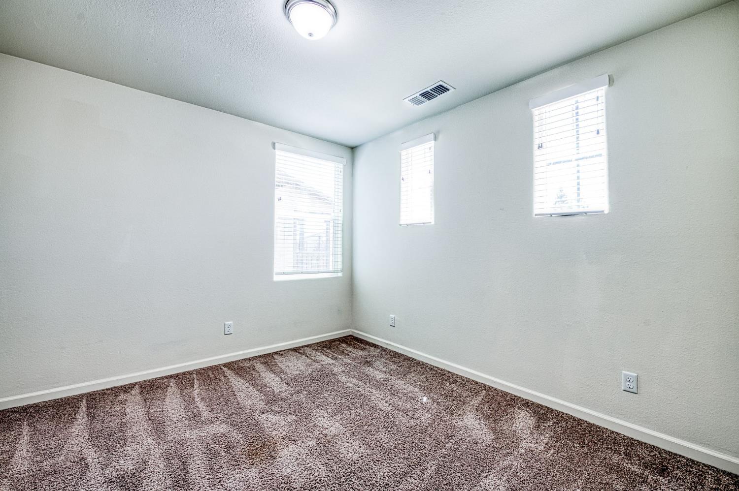 6158 E Peruna Way, Fresno, CA 93727