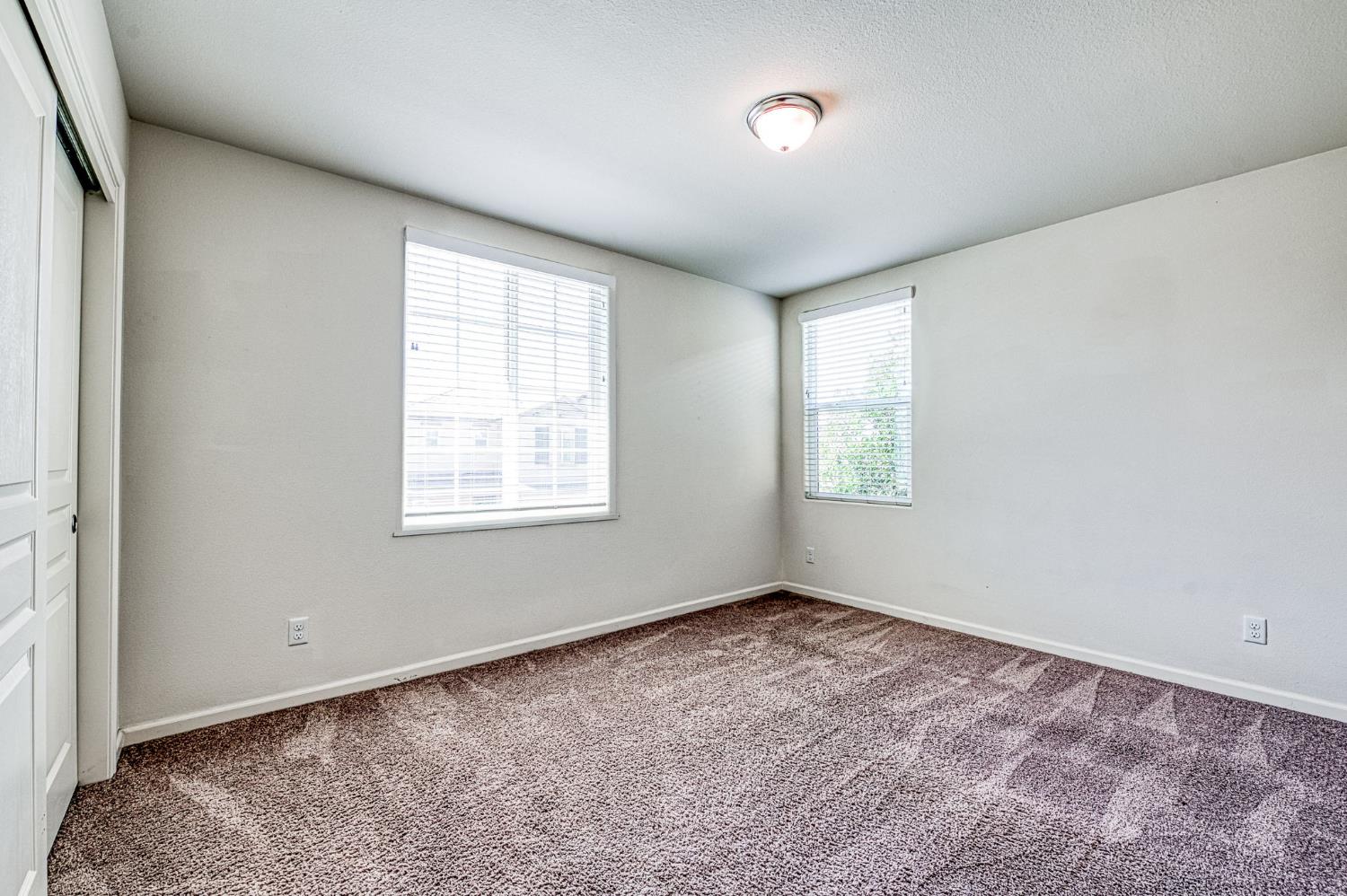 6158 E Peruna Way, Fresno, CA 93727