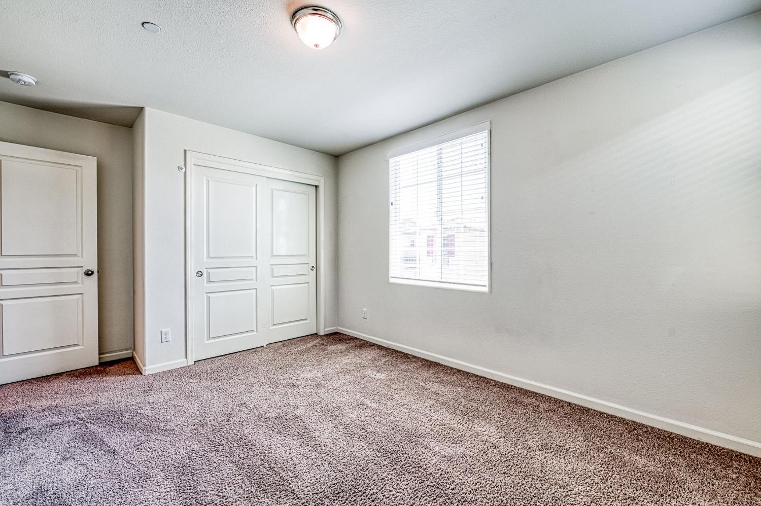 6158 E Peruna Way, Fresno, CA 93727
