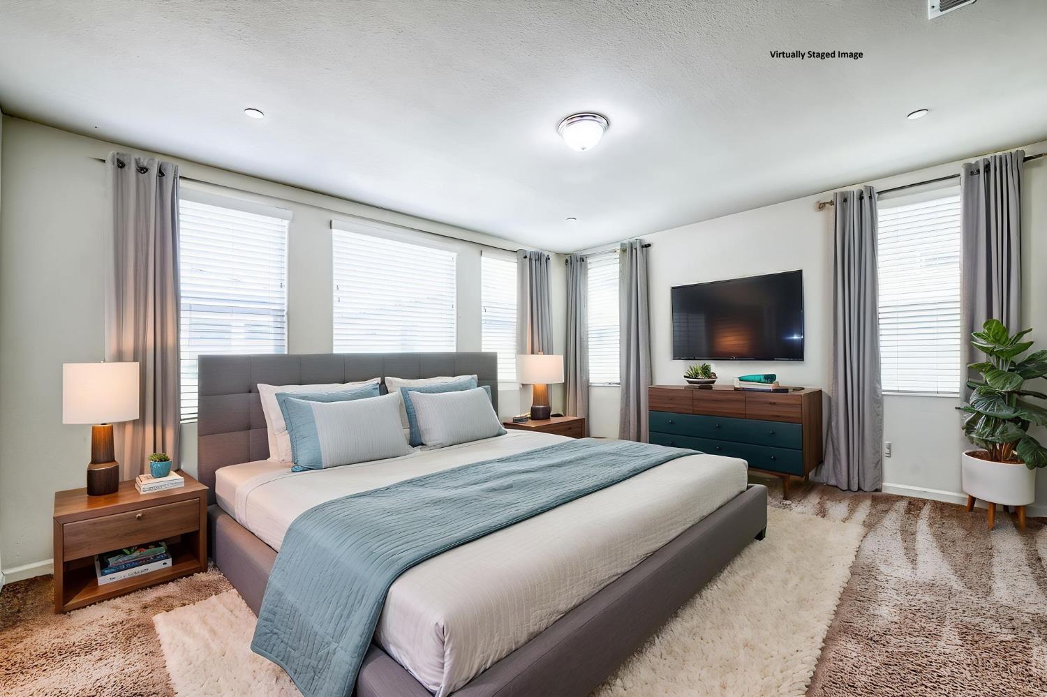 6158 E Peruna Way, Fresno, CA 93727