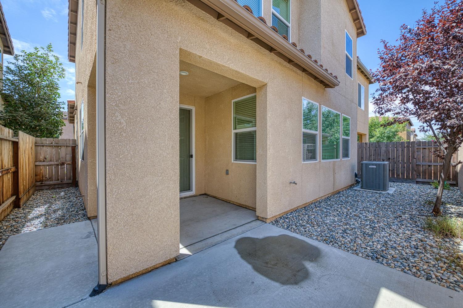 6158 E Peruna Way, Fresno, CA 93727