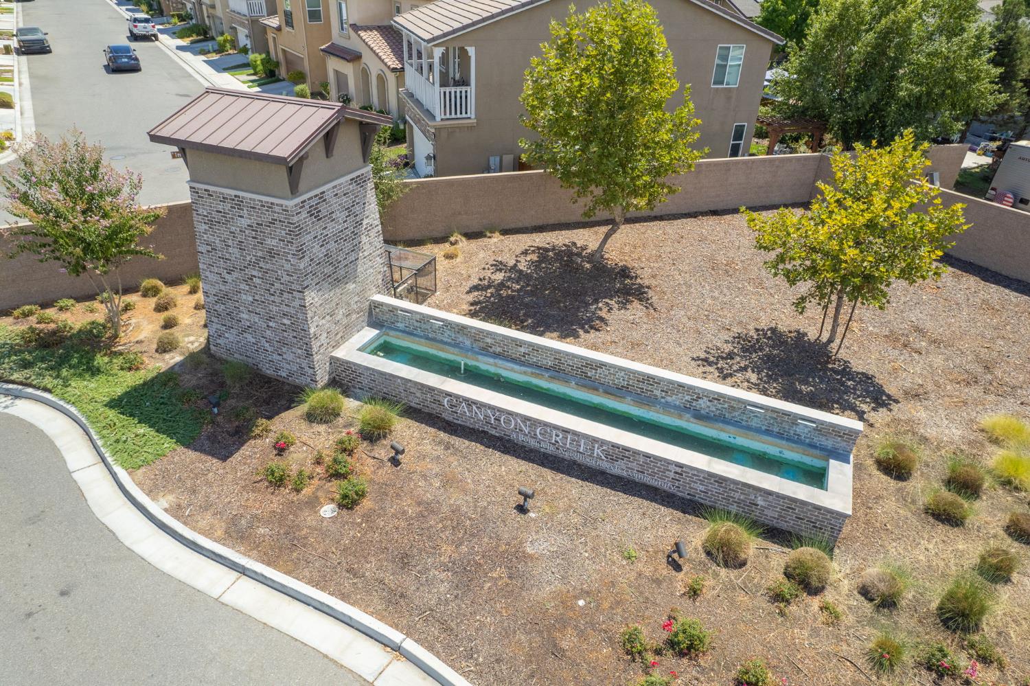 6158 E Peruna Way, Fresno, CA 93727