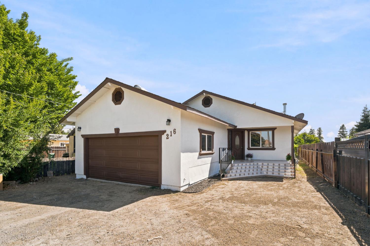 216 Fancher St, Planada, CA 95365
