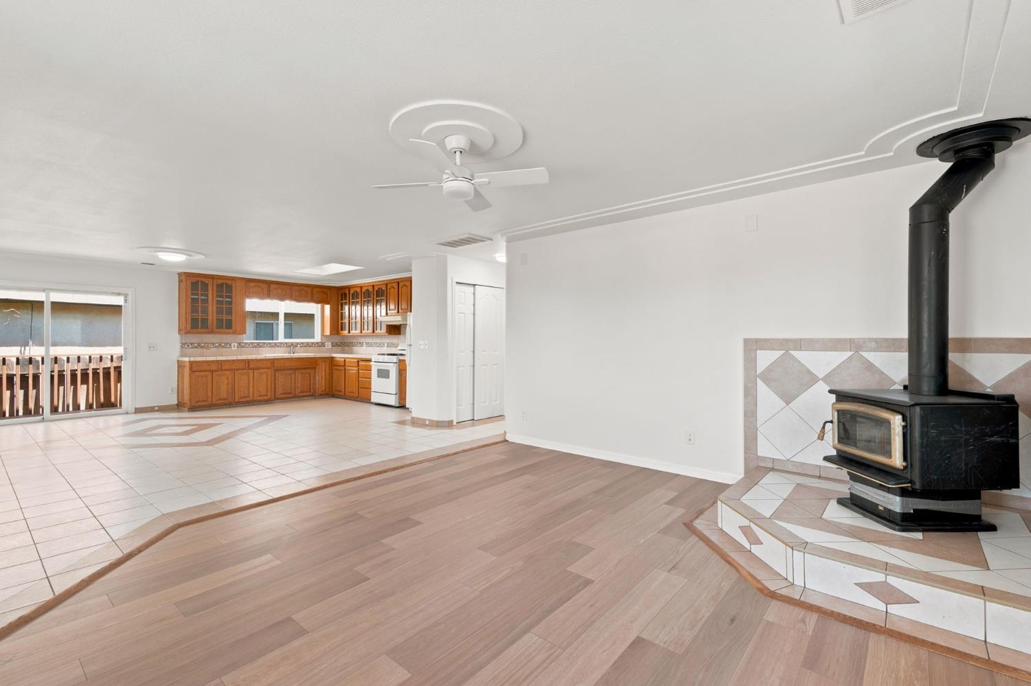 216 Fancher St, Planada, CA 95365
