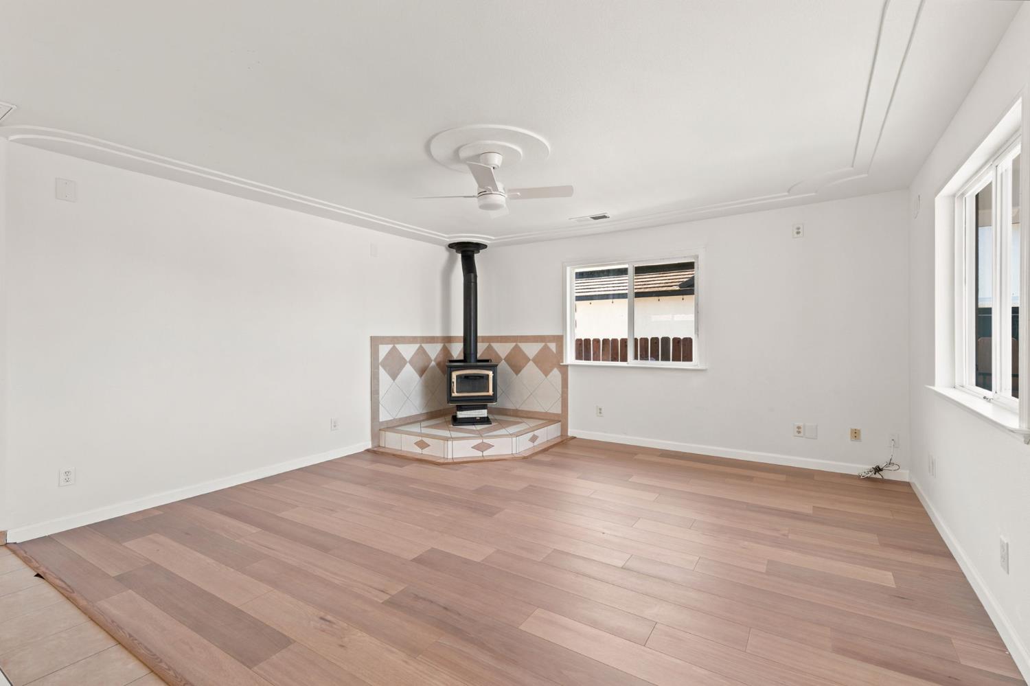 216 Fancher St, Planada, CA 95365