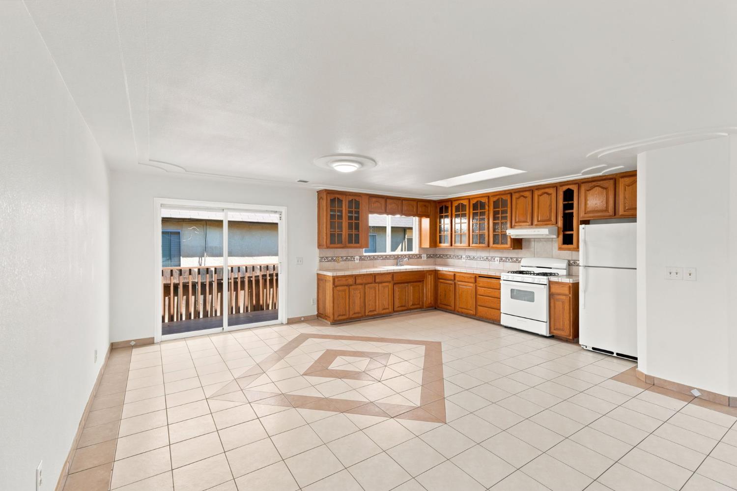 216 Fancher St, Planada, CA 95365