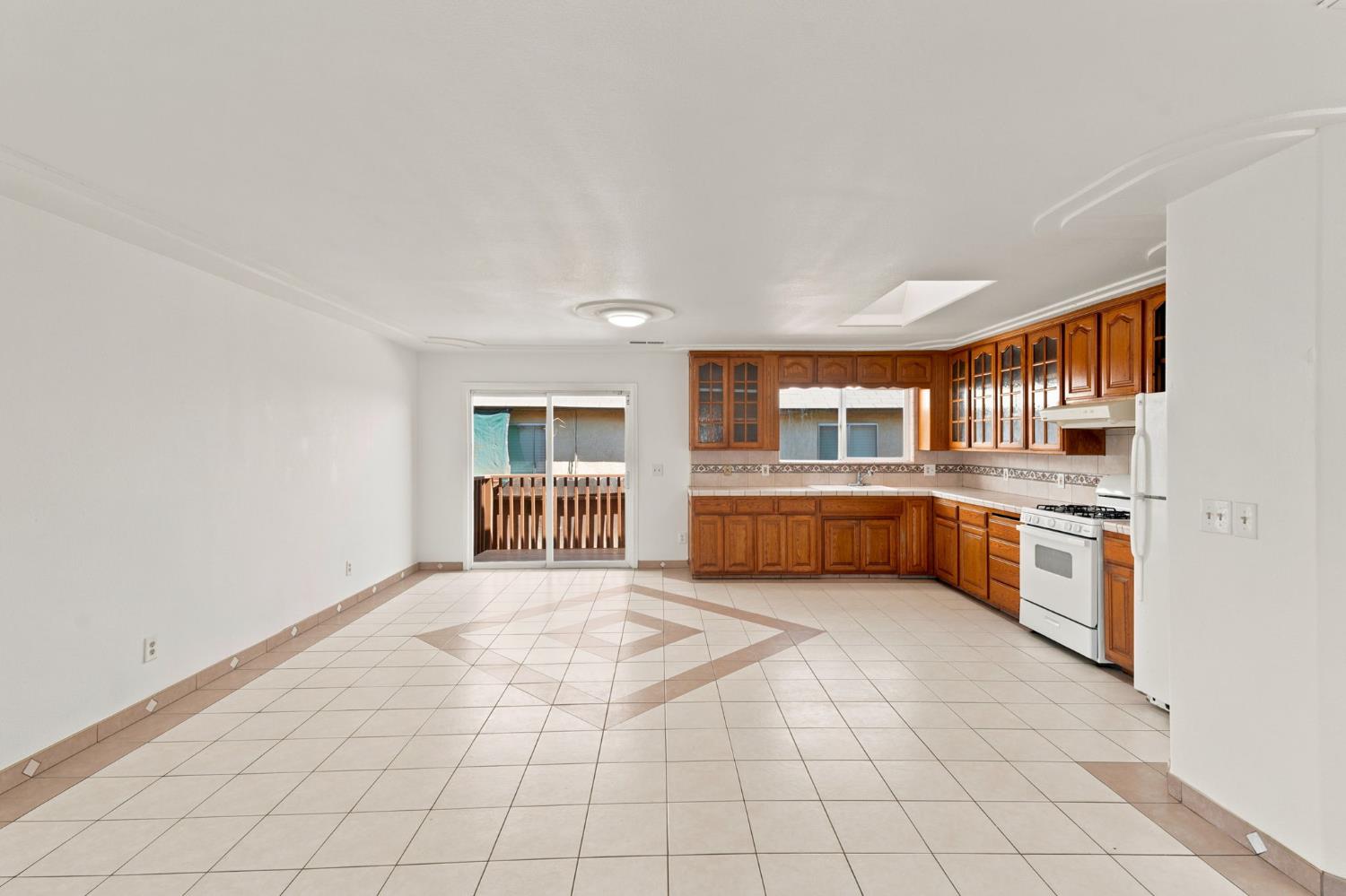 216 Fancher St, Planada, CA 95365